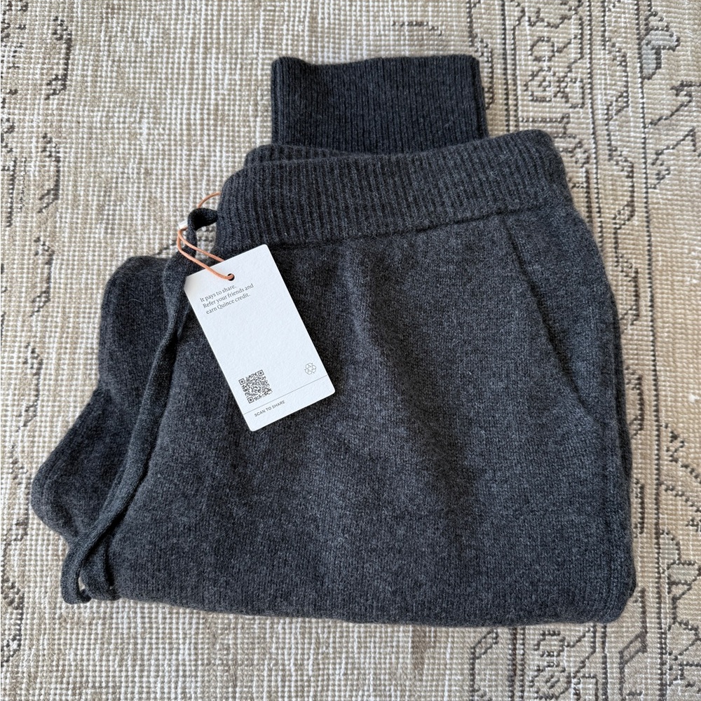 Quince Men’s Mongolian Cashmere Joggers, Charcoal, Size Large, NWT $99.90 - Picture 4 of 6